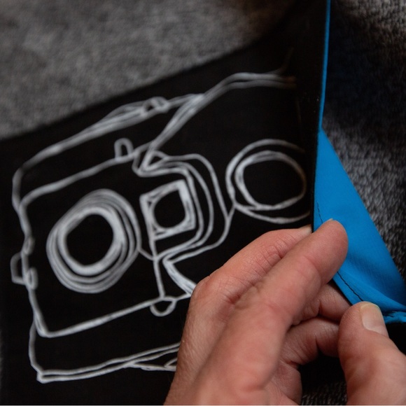 Rain cape made from scholar fabric. One size fits all, water resistant and warm. - Picture 8 of 9